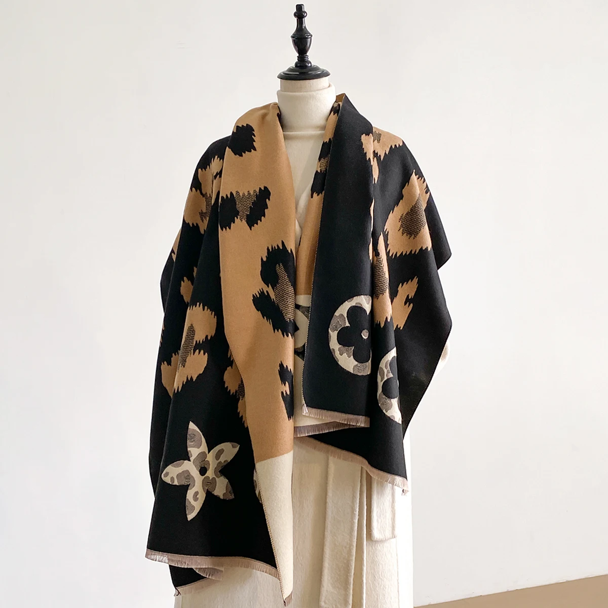 

Новый элегантный двусторонний шарф с леопардовым принтом, мягкая теплая шаль из пашмины с бахромой, осенне-зимнее уличное холодостойкое ветрозащитное одеяло