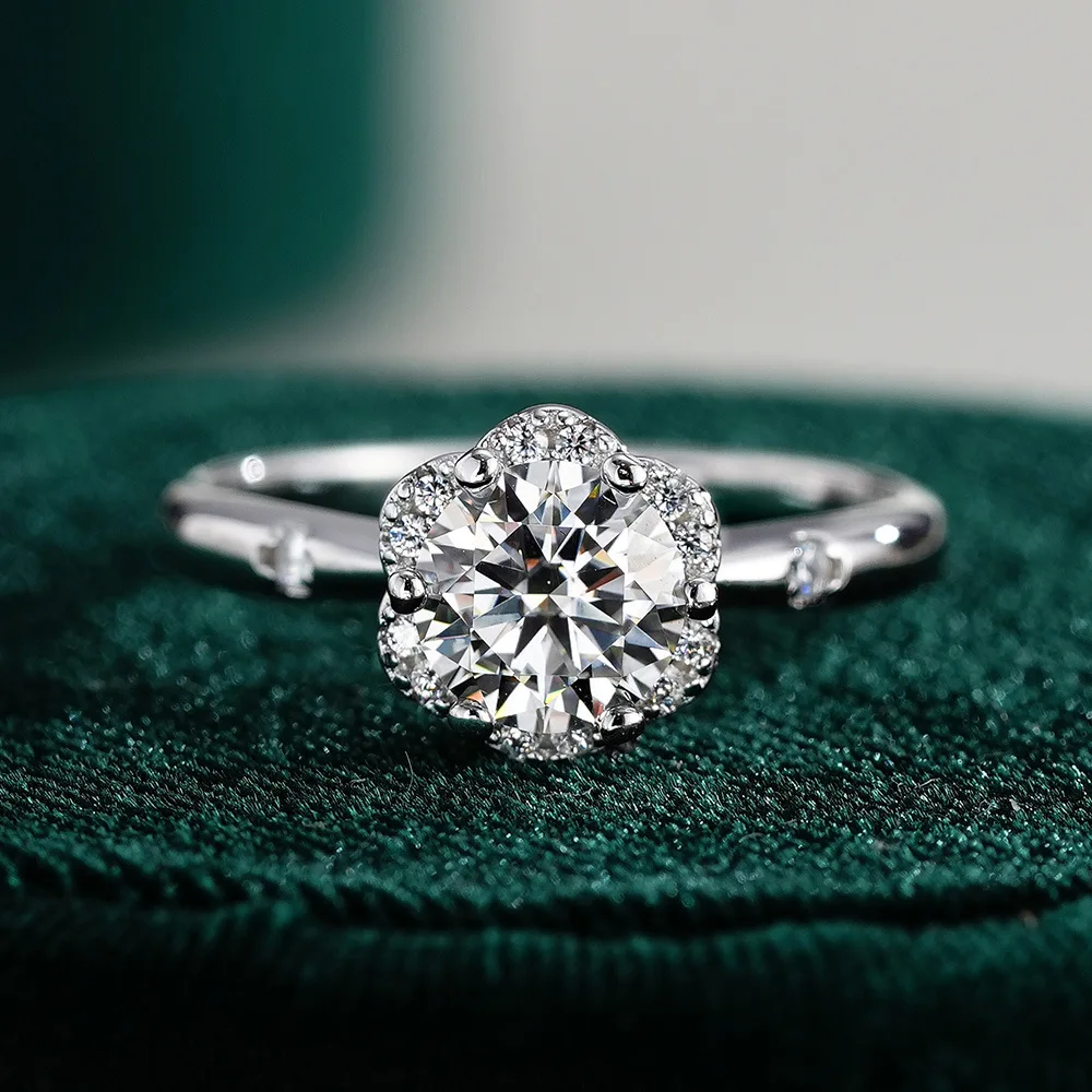 D-color Moissanite Ring, Female Simulation Ring S925 Ring, Pure Silver Classic Six Claw 1-carat Wedding Ring