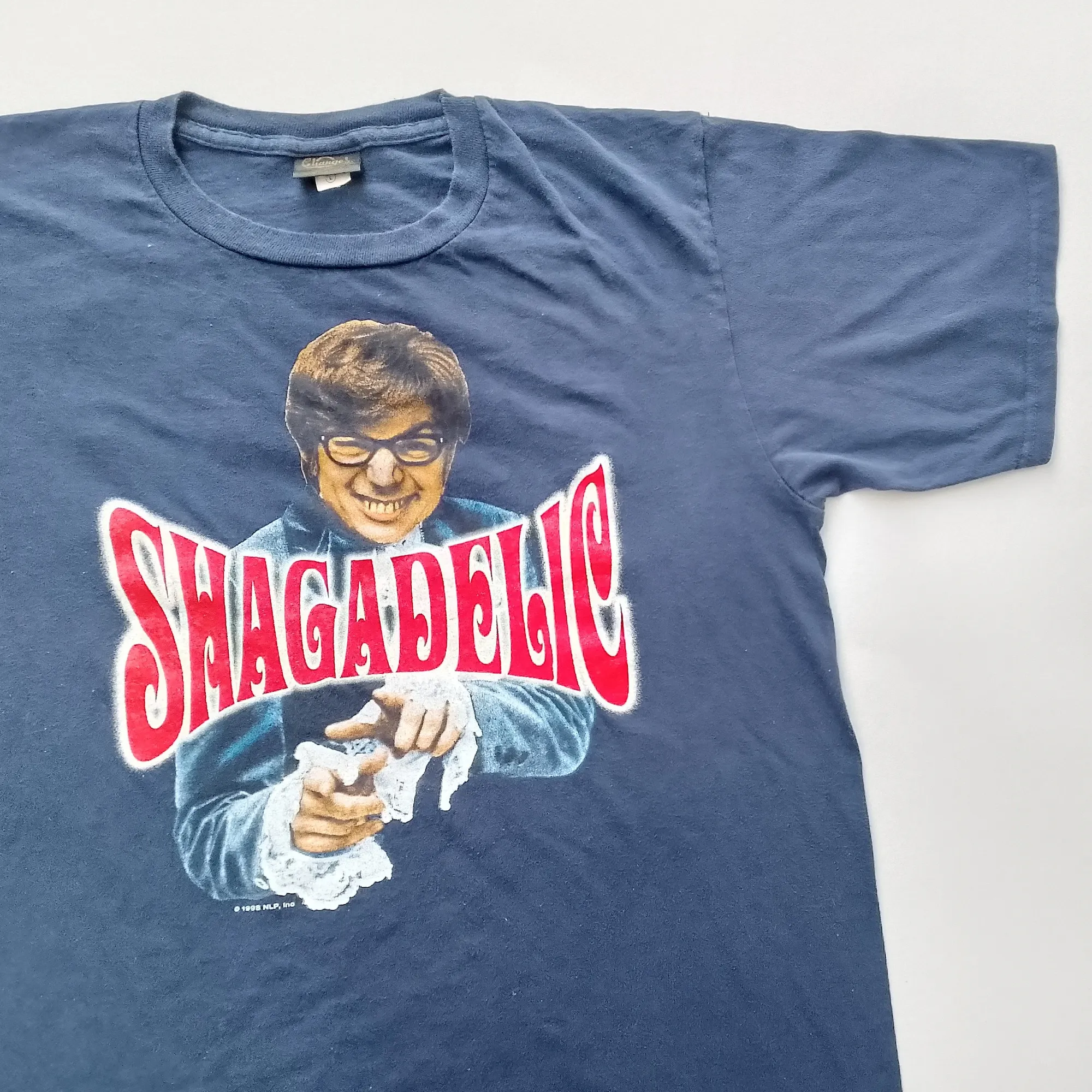 Vintage 1998 Austin Powers Shagadelic Shall We Shag Now or Shag Later? T Shirt size L (W 22.5 x L 28)