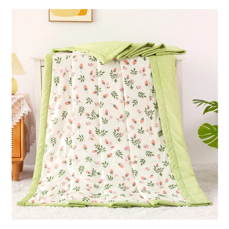 Ultra-Soft Breathable Summer Quilt Soundwave Technology Embossed Lightweight Cooling Air Conditioner Quilt for Bedroom and Dorm