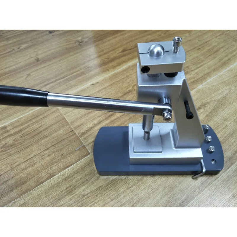 6173 heavy-duty capping machine, the back cover of the sub-watch is strong, and the watch is not damaged with a limit. Change