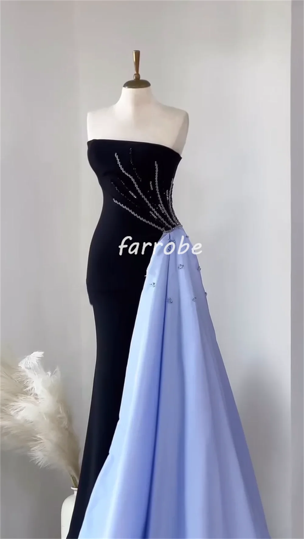 Customized Elegant Pleat Ruched Beading Sequined A-line Strapless Long Dresses Bespoke Occasion Dresses Modern Style Fashion