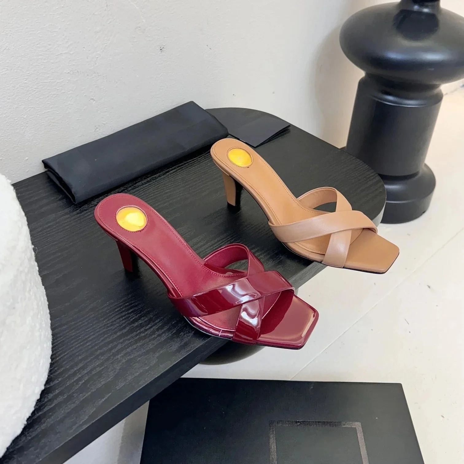 2026 Designer Women'S New Summer Sandals Classic Wedge Thick Sole Hook Loop Strap Open Toe Hollow Sandals For Beach Vacation
