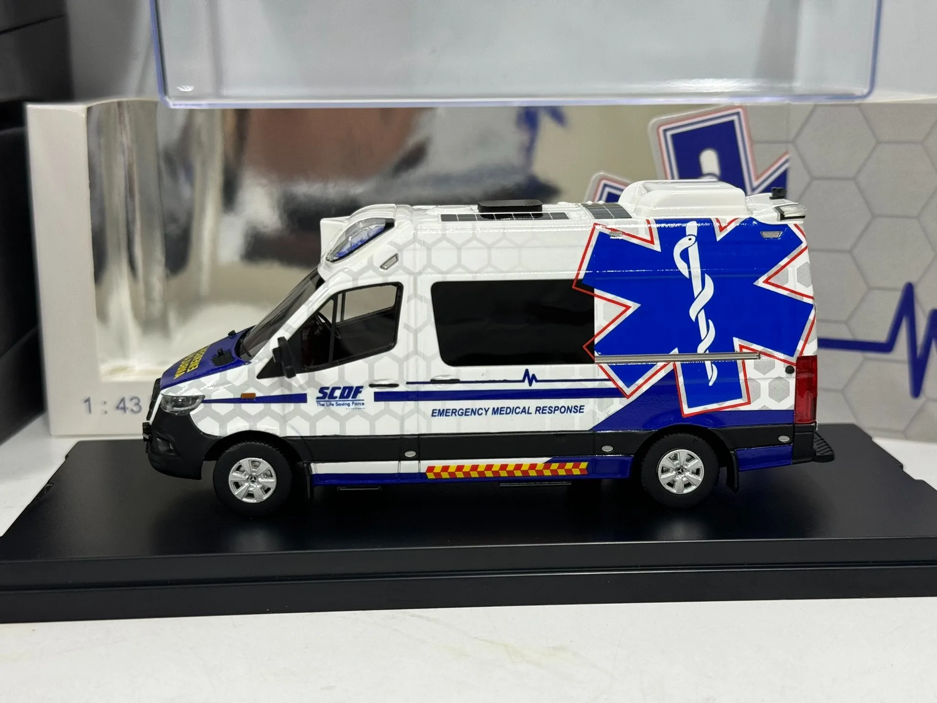 دييكاست تحفة 1/43 مقياس سبرينتر سنغافورة SCDF سنغافورة سيارة إسعاف نموذج تحصيل لعبة هدية تذكارية العرض #5