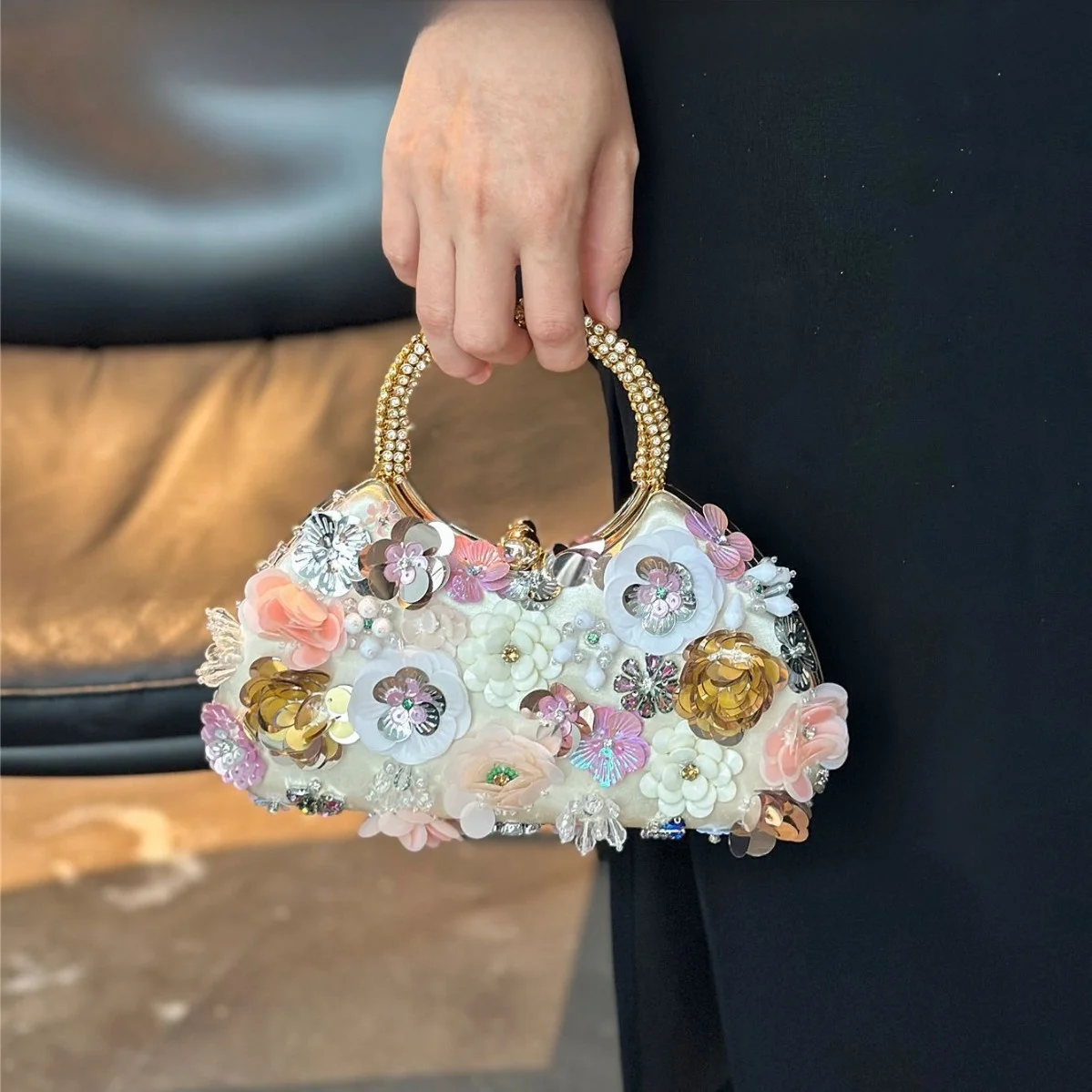 

Ele Handmade Metal Flower Ring Handbag Evening Bag Qipao Crossbody Bag for Women Casual Simple Sle Magnetic Clasp Closure