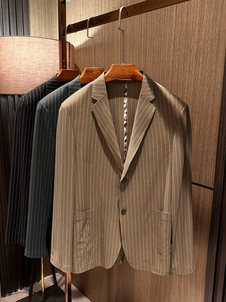 

Мужской костюм Ele Slim Fit: высококачественный, тонкий, повседневный, городской стиль, универсальный, на четыре сезона, с длинными рукавами и декоративными пуговицами
