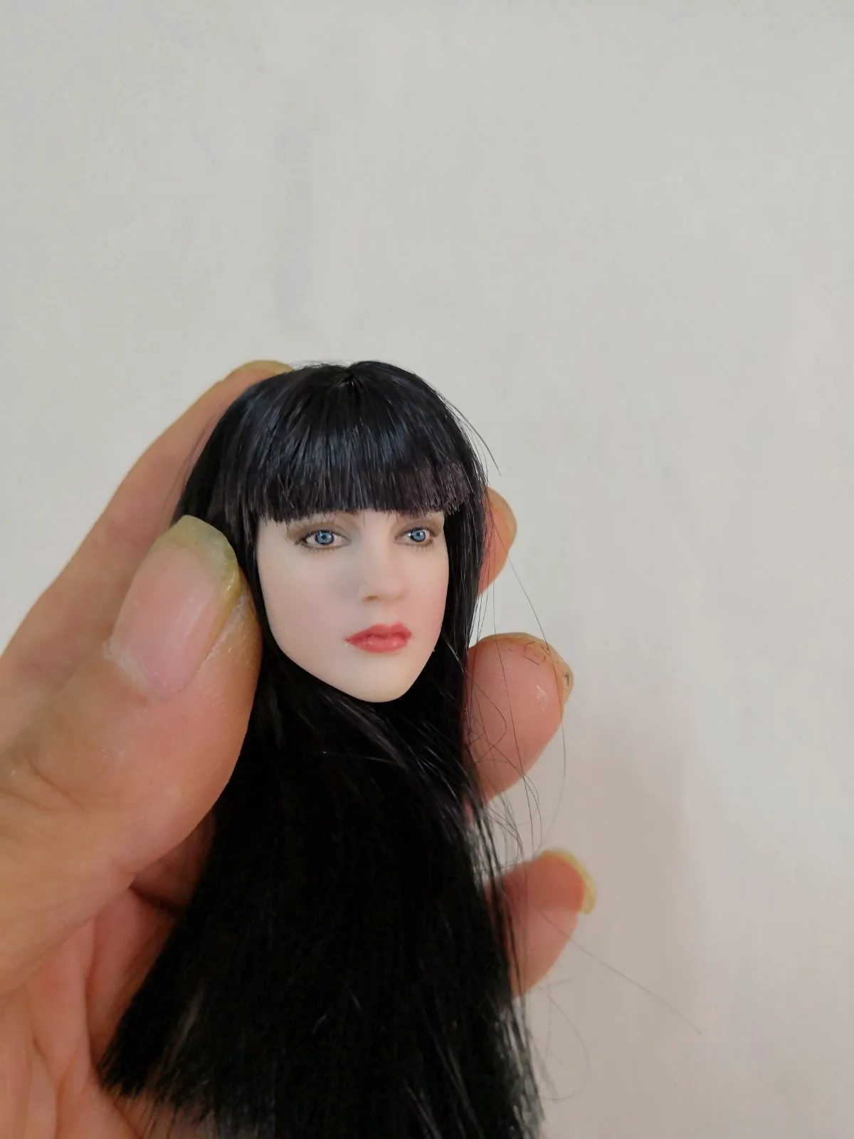 

Black Planted Hair Pale Female Head Carving Movie star Model 1/6 Scale Action Figure PH TBL Soldier Body Hobbies Toys