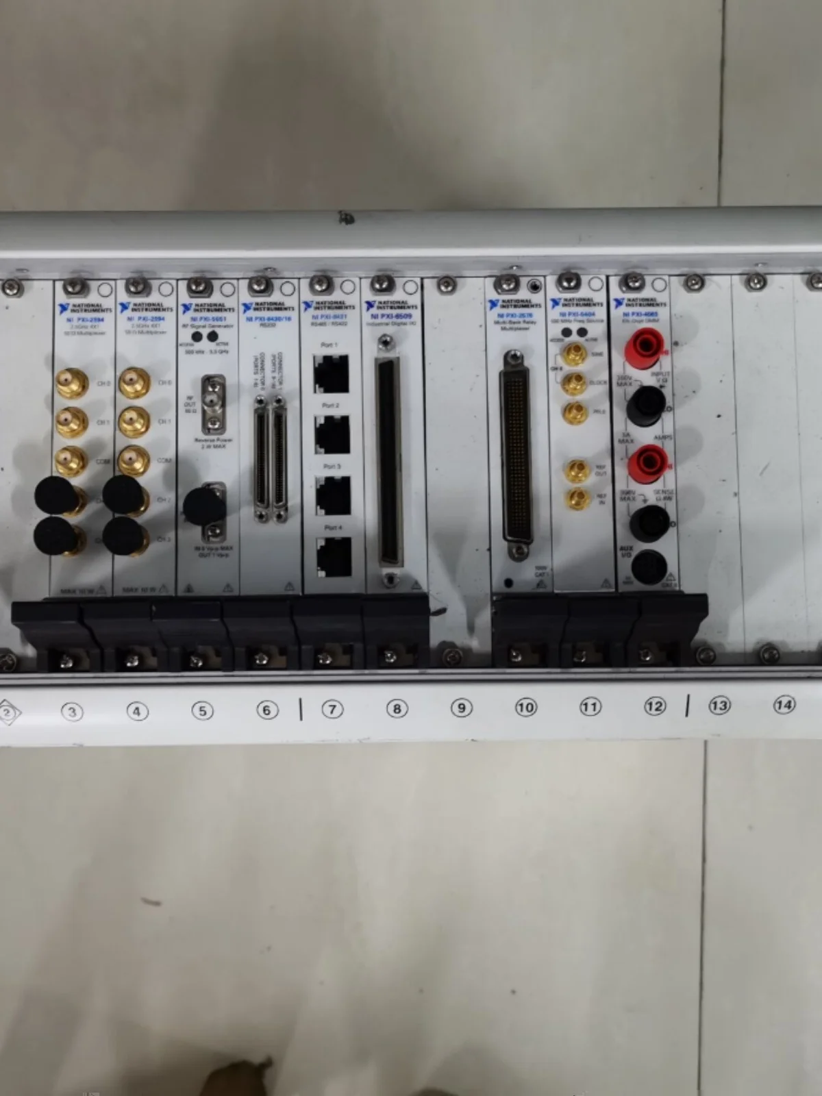 

American NI Control Chassis NI PXI-1045 Original Spot