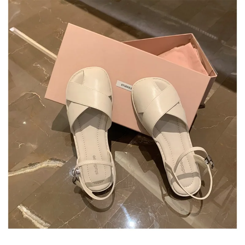 New Summer Fragrant Style Hollow Out One Line Buckle Low Heel Sandals for Children\'s Solid Color Baotou Flat Bottom Beach Shoes