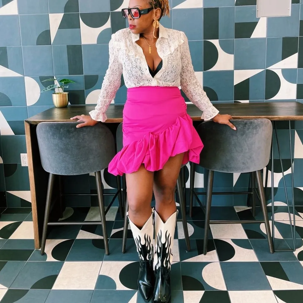 

Атласная короткая юбка цвета фуксии, асимметричная женская юбка выше колена для коктейльной вечеринки, женская одежда на заказ