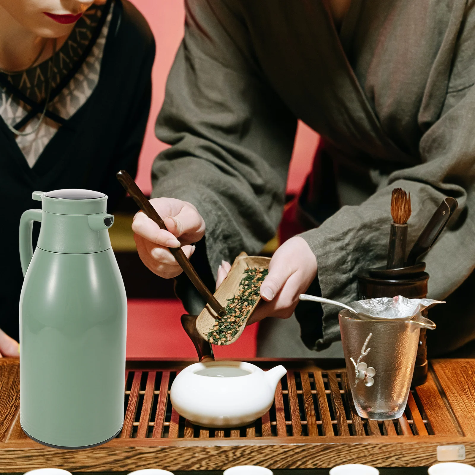 

Vacuum Insulated Water Kettle with Temperature Display Large Capacity Simple Color Matching Durable Practical Insulated Bottle