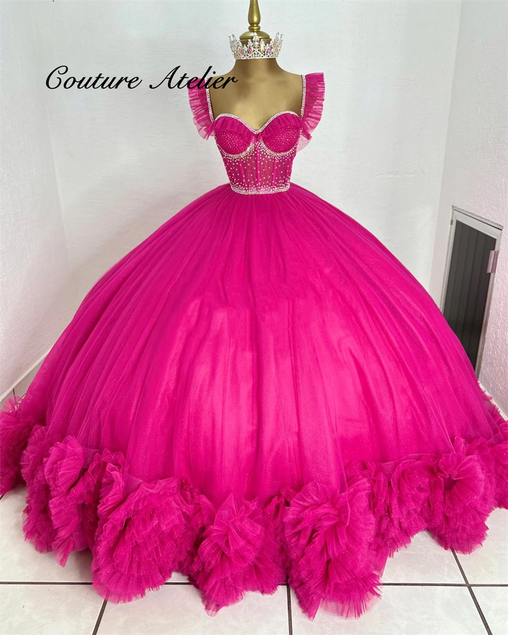 

New Arrival Hot Pink Ruched Train Tulle Quinceanera Dresses Ball Gown 2024 Princess Corset Sweet 16 Dresses Wedding Gown Luxury