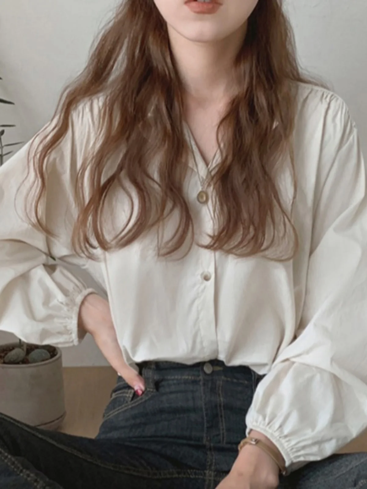 

Chic round Ne Long Sve Loose Design Women's irt Versatile Sle Korean Commute Faion Lantern Sve Top for Women