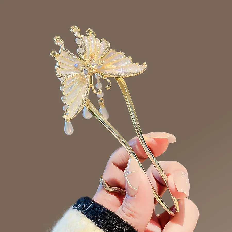 Damska spinka do włosów w kształcie litery U z perłowym frędzlem w kształcie motyla. Prezent urodzinowy. Akcesoria do włosów