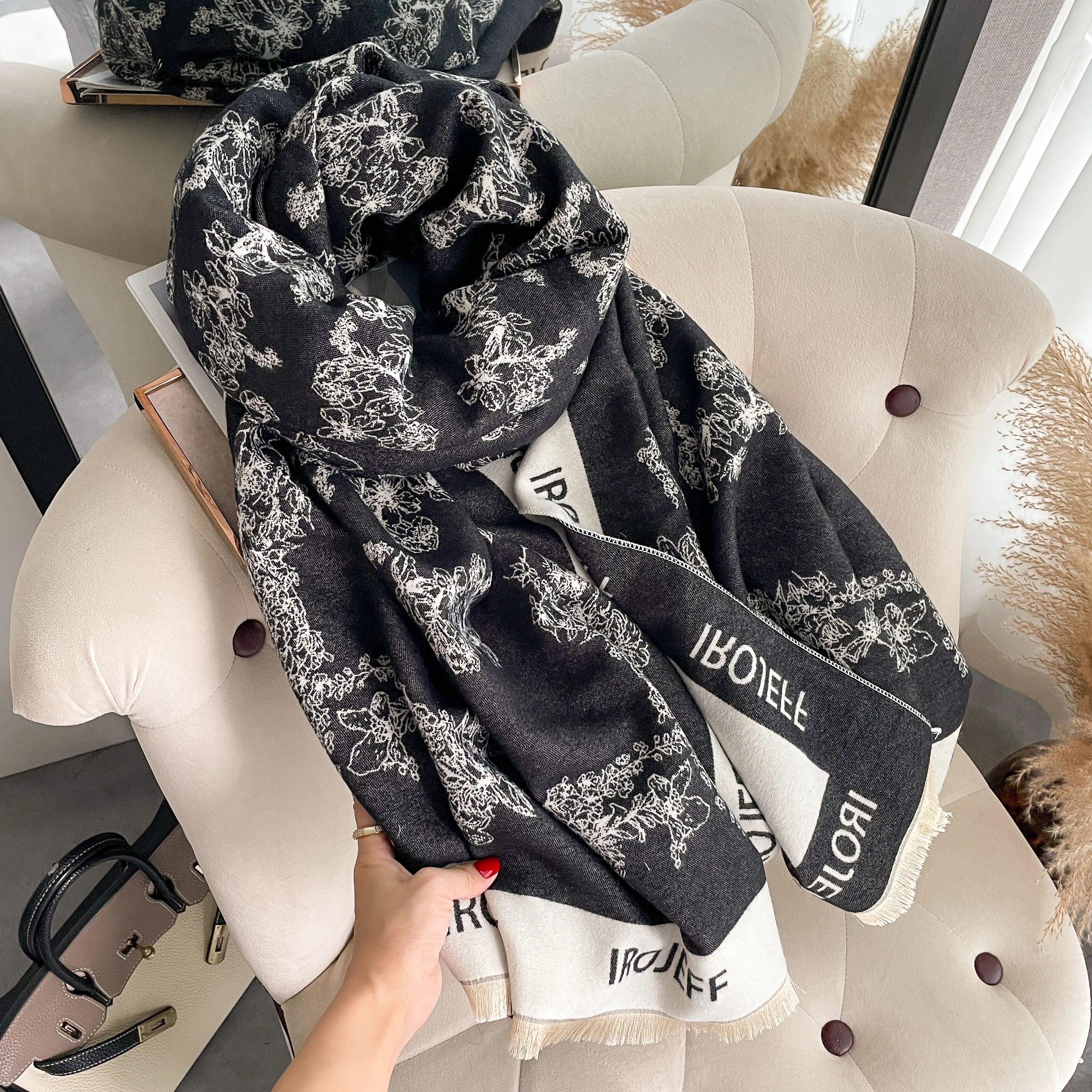 Luxury Brand Winter Cashmere Scarf Women 65x180cm Female Warm Pashmina Shawls Wrap Scarves Blanket Thick Ladies Bufanda Design