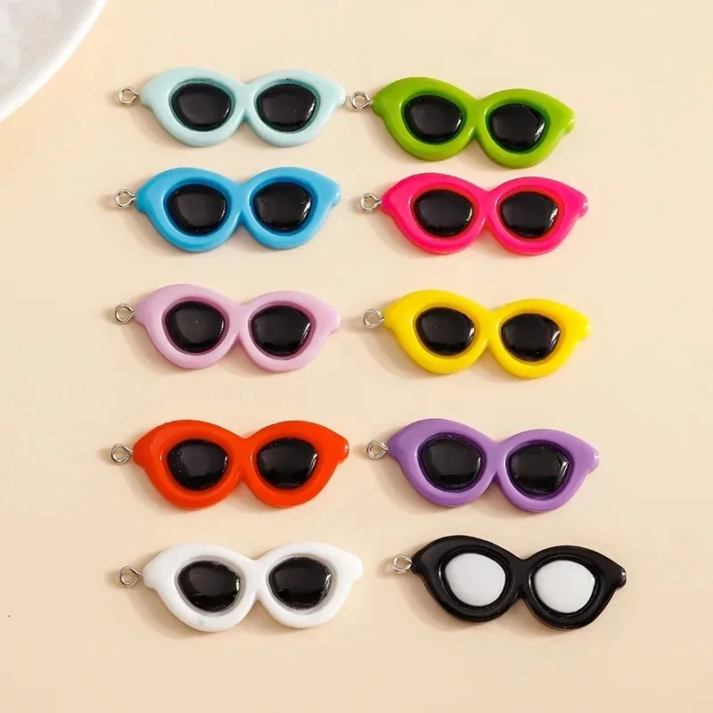 10pcs Mini Cool Sunglasses Plastic Charms Cartoon Design Pendants Multifunctional Jewelry Craft Findings