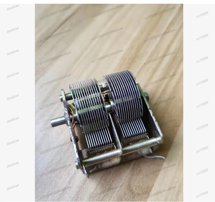 Air variable capacitor: differential capacitance double connection 290P/250P