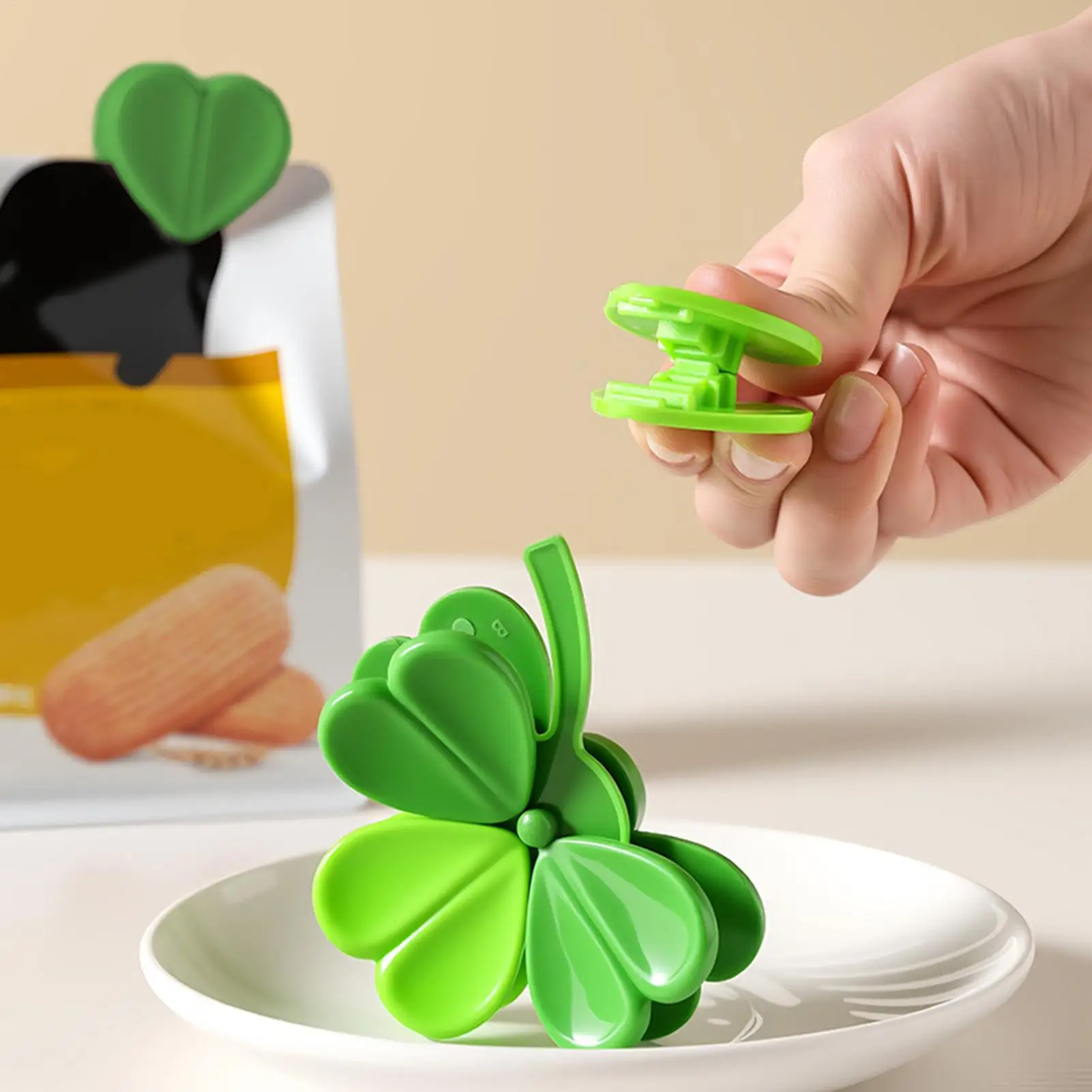 Four-leaves Clover Magnetic Food Bag Clips Reusable Kitchen Sealer for Chips Snacks Fresh Keeping Fridge Bar Home Stove Decor