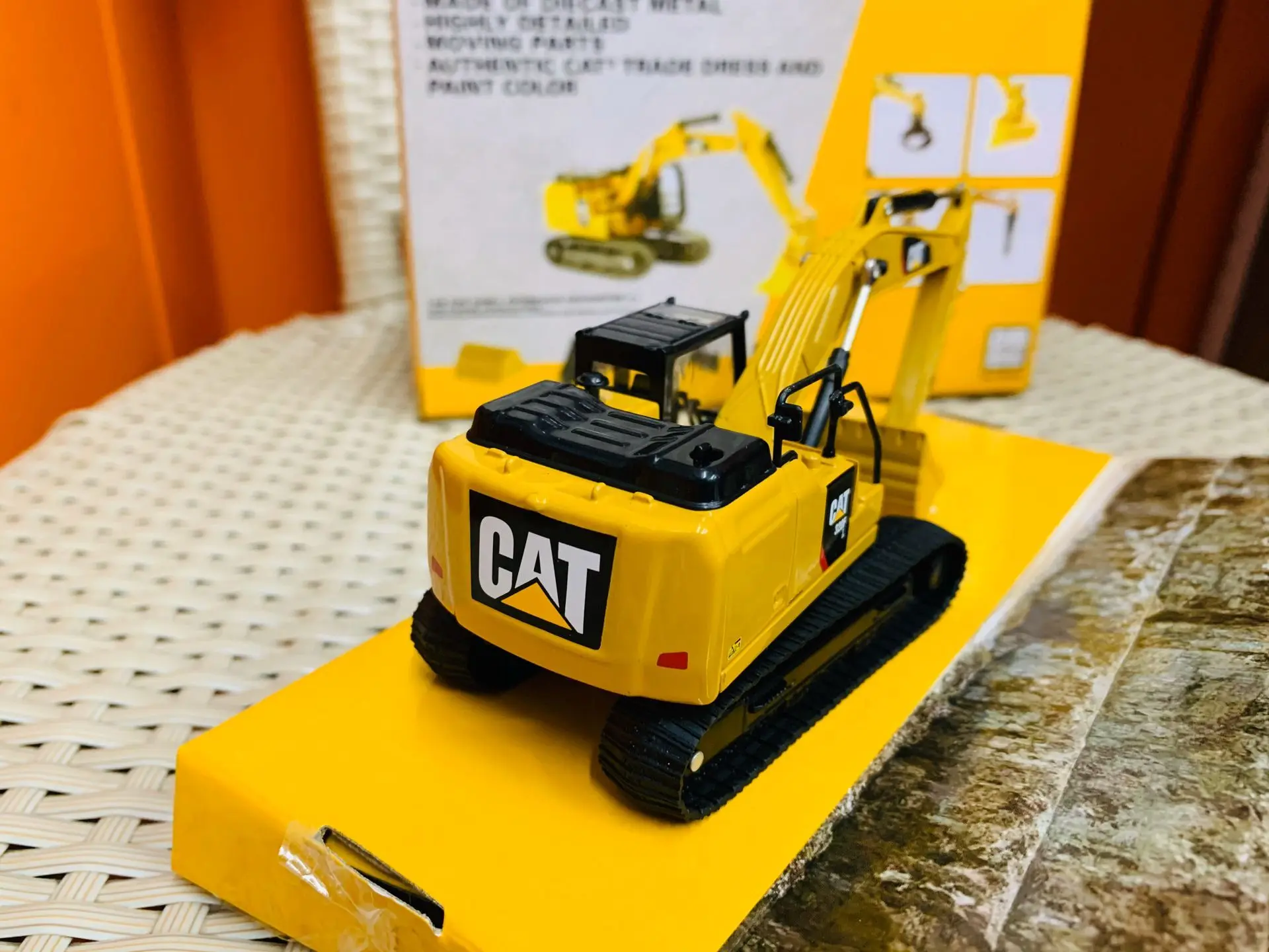 DM 320F L Hydraulic Excavator Replacement tools 1:64 Scale Metal By DieCast Masters 85636 Collectible Model New in Box