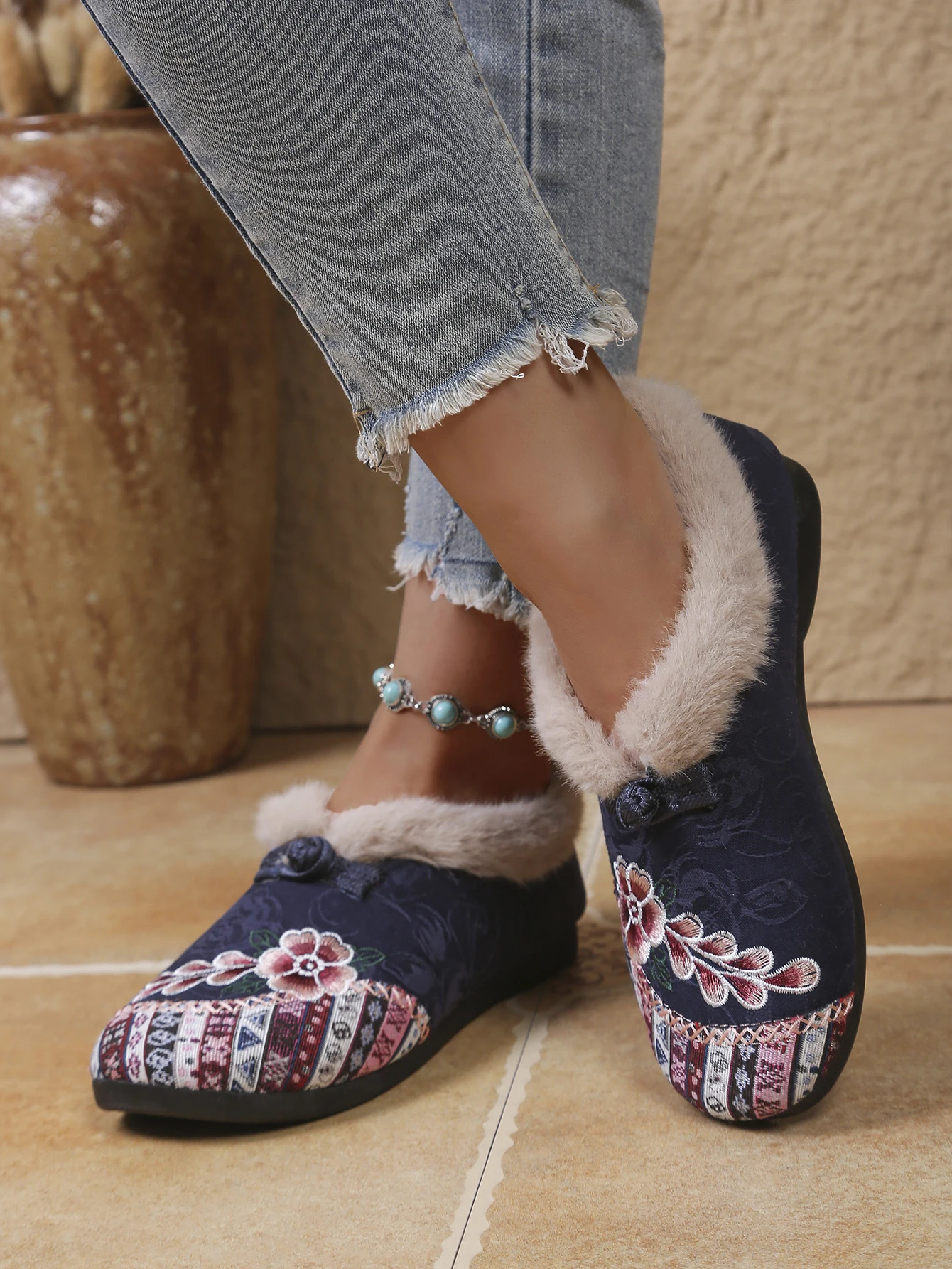 Damen Winterstiefeletten im chinesischen Stil, bestickt, aus Baumwolle, mit flauschigem Kragen, Fleece-gefüttert, zum Hineinschlüpfen, flach, rutschfest, warm, ethnische Freizeitschuhe – Detail 34