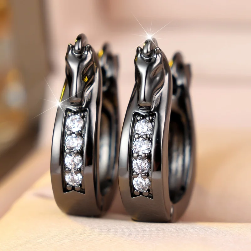European and American Horse Head Set Zircon Ear Buckle with Personalized Coolness, Elegant Three-dimensional Animal Accessories
