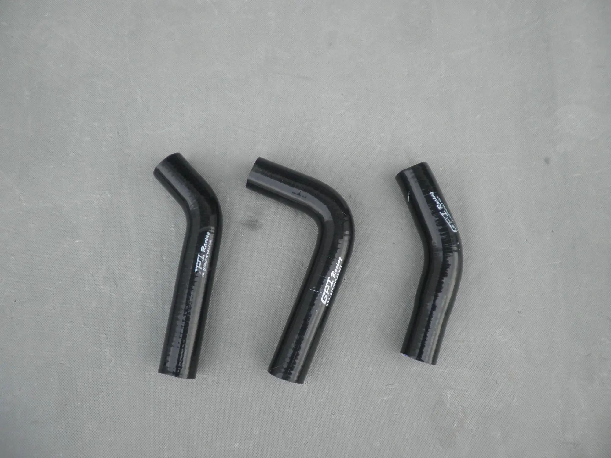 

NEW 3PCS Silicone Radiator Hose For Yamaha RZ350 RRZ350 1984-1985 / RD350 RD250 1973-1975 RZ RRZ RD 350 250 Kit 1973 1974 1975