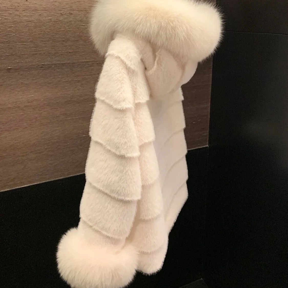 Winter Youthful Eco-Friendly  Fur Collar Hooded Thickened Coat Women's Mid-Length Elegant Style Zipper Closure Long Sleeve