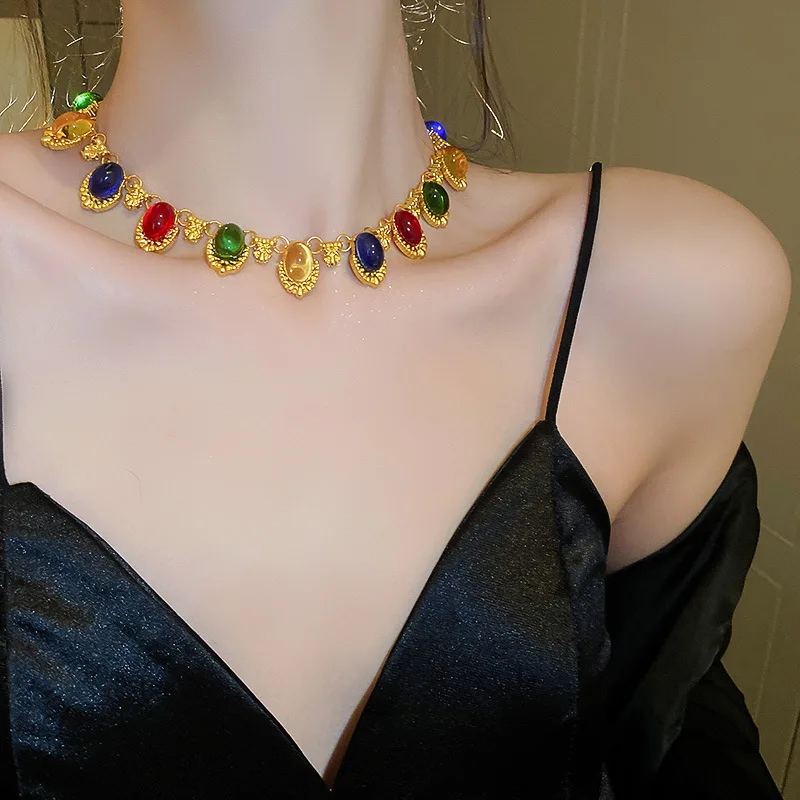 Multicolor Rhinestone Choker Necklaces Retro Style Heart Round Necklace Golden Copper Plated Necklace Party Wedding Jewelry