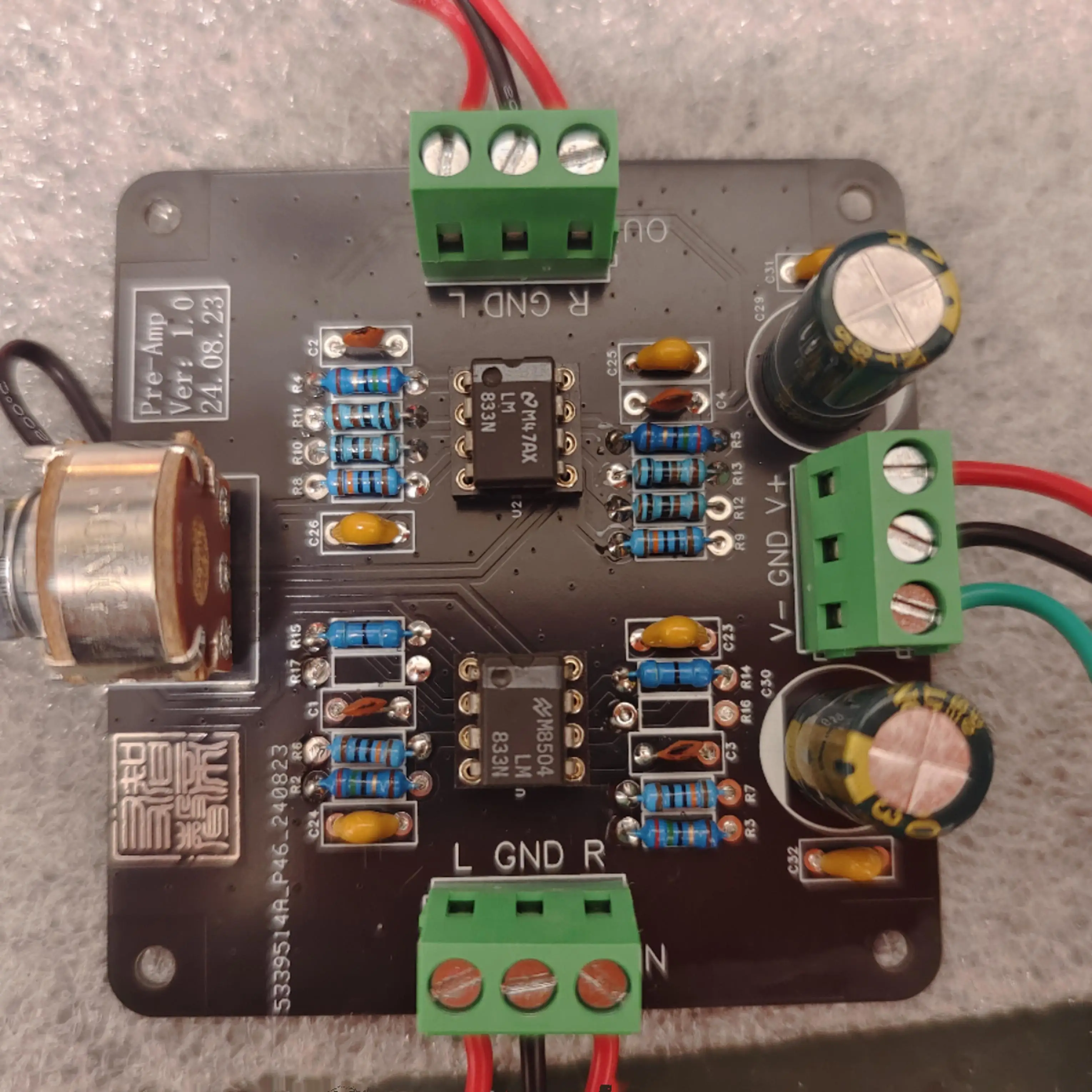 

Плата передней ступени B-049 Печатная плата усилителя передней ступени, включая клеммы проводки