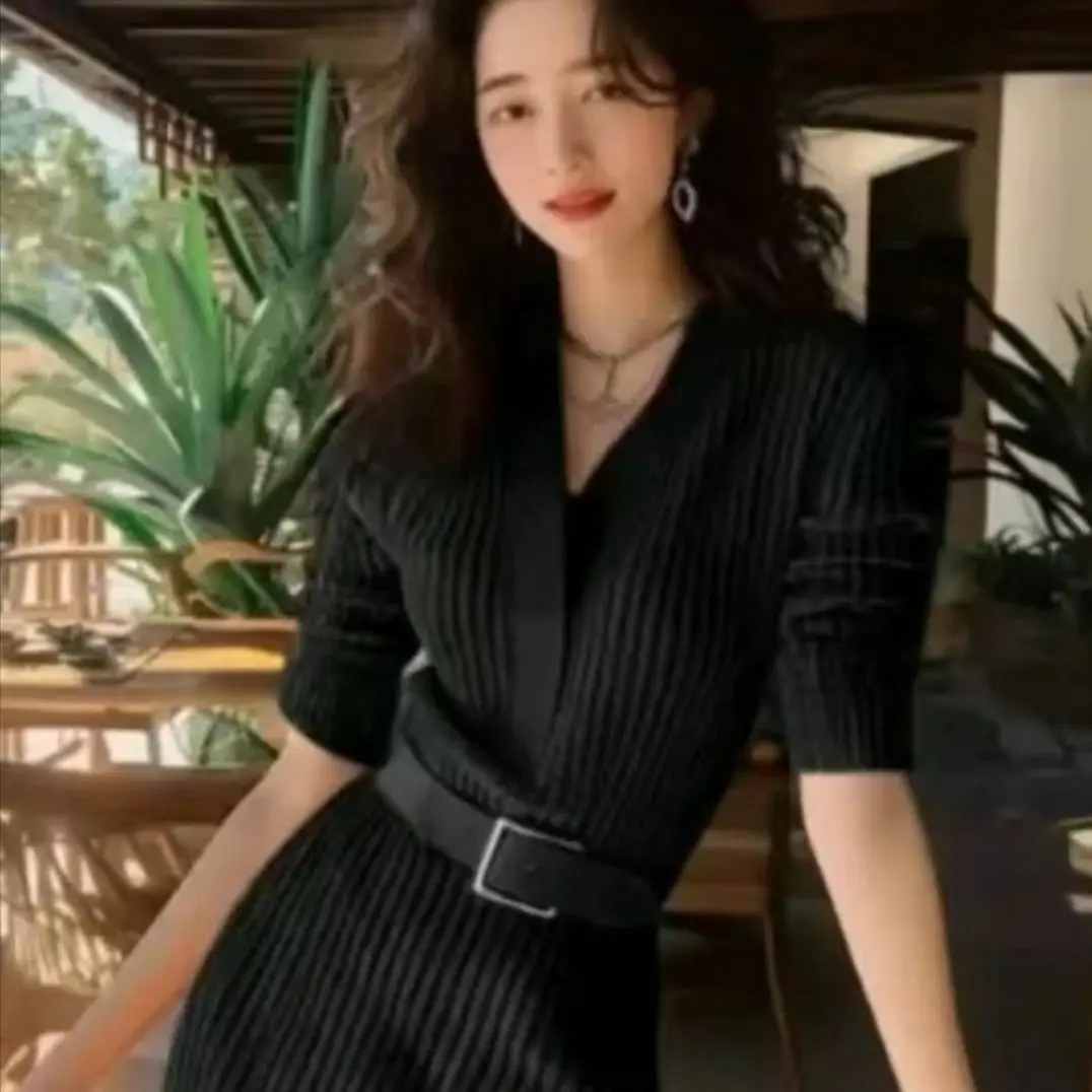 Gebreide jurk V-hals herfst nieuwe herfstkleding geavanceerde herfst- en wintertrui lange rok Franse rok dameskleding