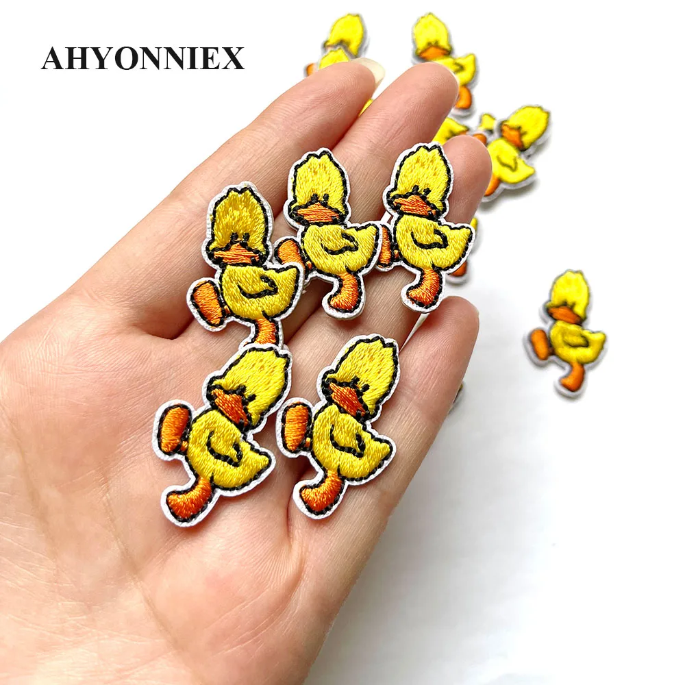 10pcs/Lot Small Yellow Duck Patch Embroidery Sticker Paste Directly Patches for Clothing Applique DIY Clothing Accessories