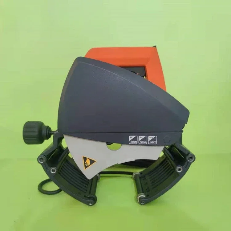 Tragbare Rohrschneidemaschine vom Typ 240, eine Rohrschneidemaschine, die für verschiedene Rohre verwendet werden kann