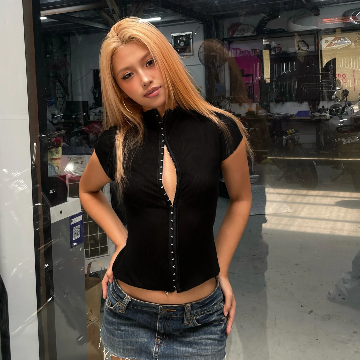 [RUOKE] Sexy Streetwear Crop Top Women Y2K Hot Girl Slim Fit Hollow Out Bodycon Tee Short Sleeve Spring Summer Club Party Outfit