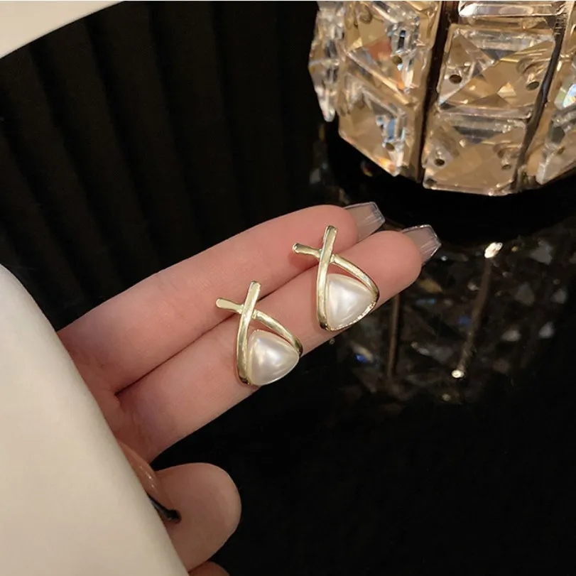 Simple Gold Color Metal Cross Earrings Fashion Triangular Imitation Pearl Earrings For Women Retro Jewelry Classic Earrings