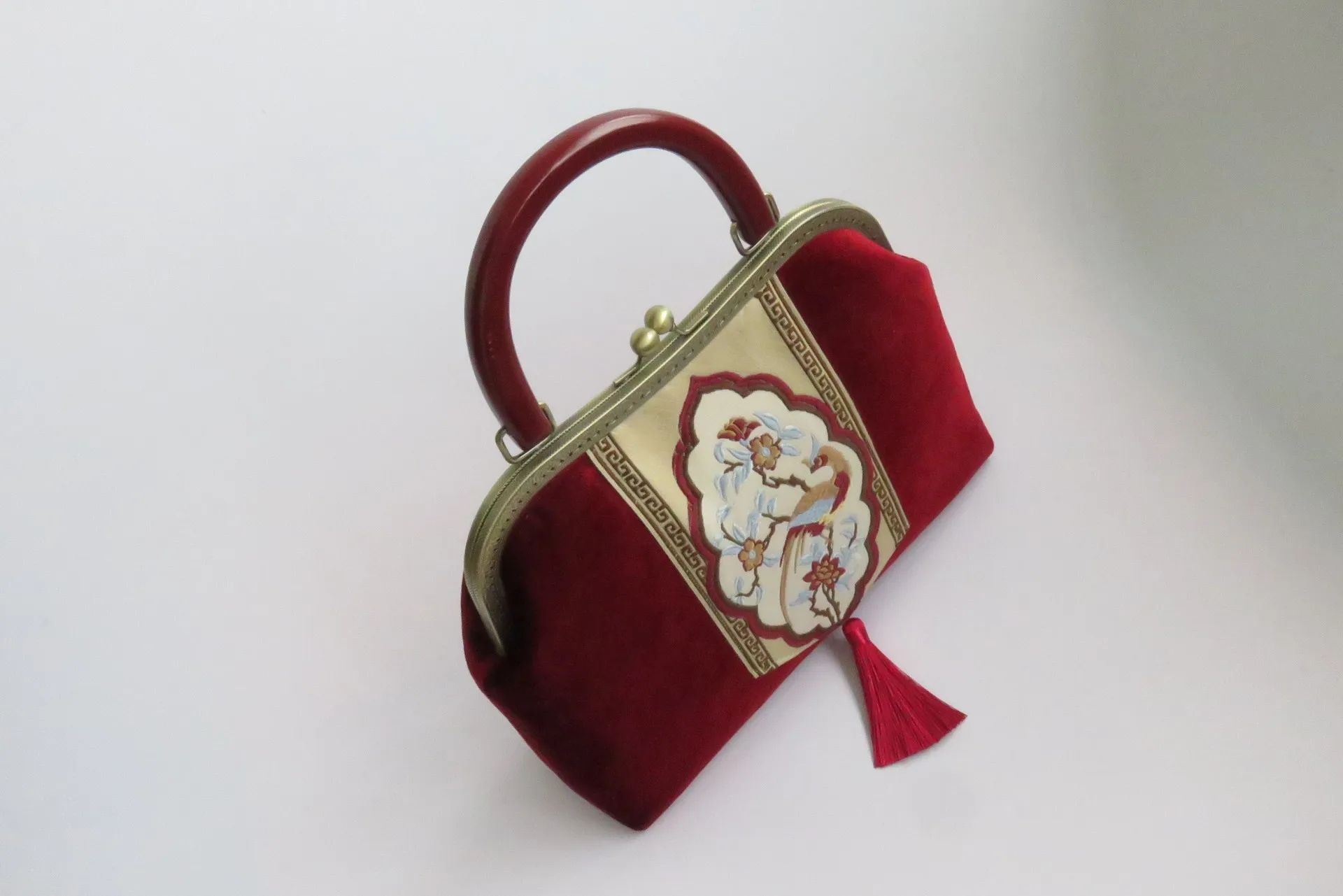 Handmade Female Chinese Traditional Vintage Velvet Embroidery Floral Fringes Clasp Handbag Lady Retro Burgundy Messenger Bag