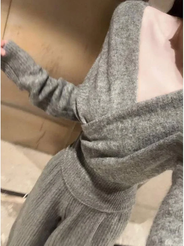 

Весенний повседневный комплект 2026: топ с V-образным вырезом и широкие брюки в корейском стиле, уникальный, очень красивый, удобный, с длинными рукавами, из хлопка