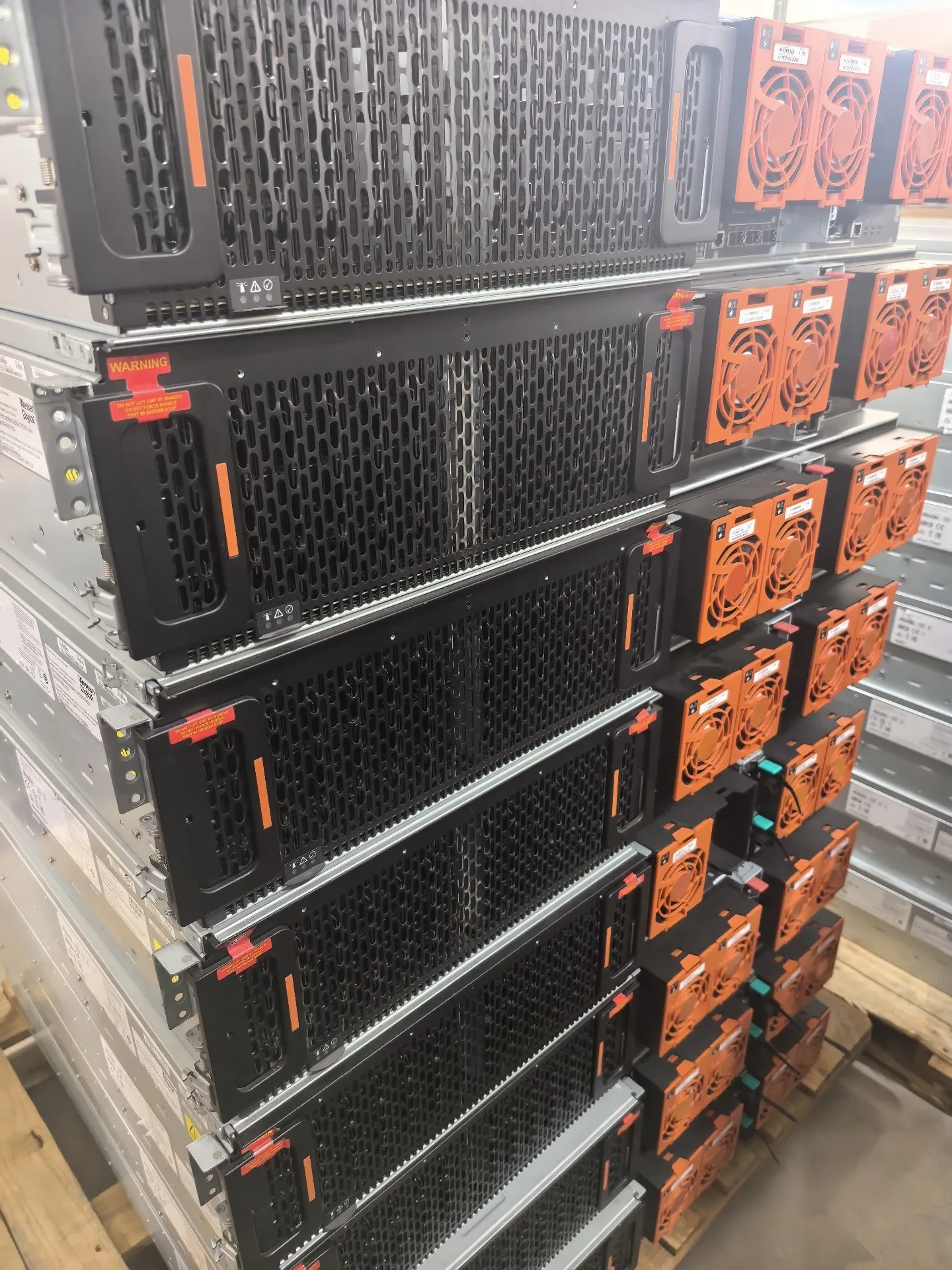 H4102-J 102 disk position 102 disk position storage, expansion cabinet  In excellent condition
