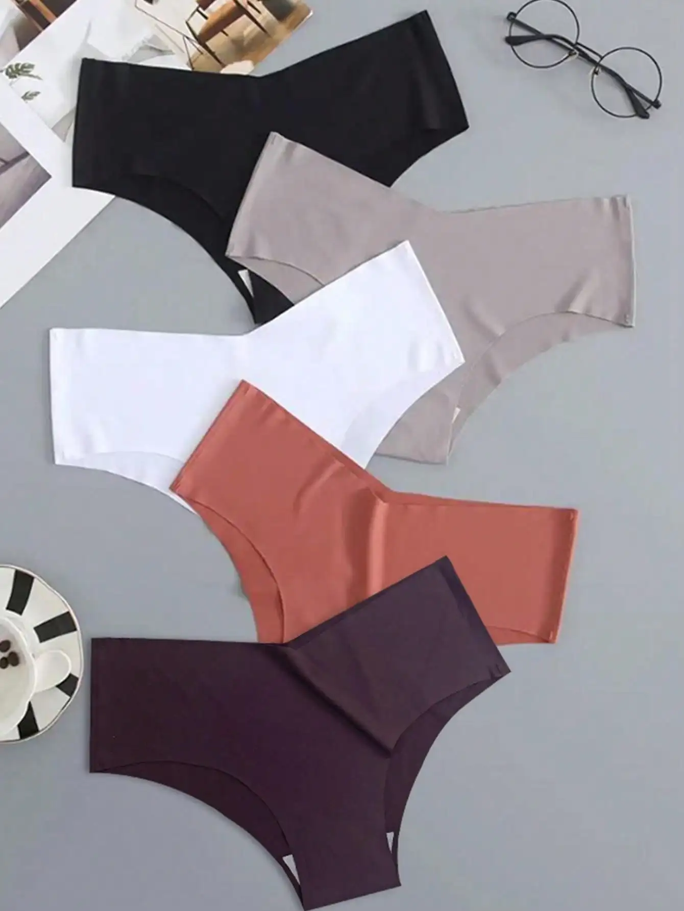 5 Packs Women Mid Rise Ice Silk Seamless Briefs One Piece No Show Hipster Panties Soft Quick Dry Breathable Cotton Crotch Solid