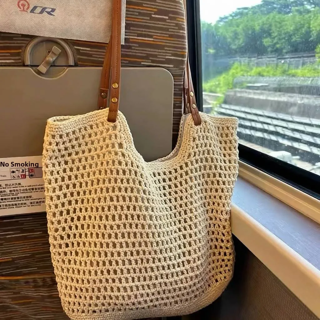Large Capacity Woven Beach Bag Women's Island Vacation Laid-back Style Hollow out Commuting Travel Single Shoulder Handbag