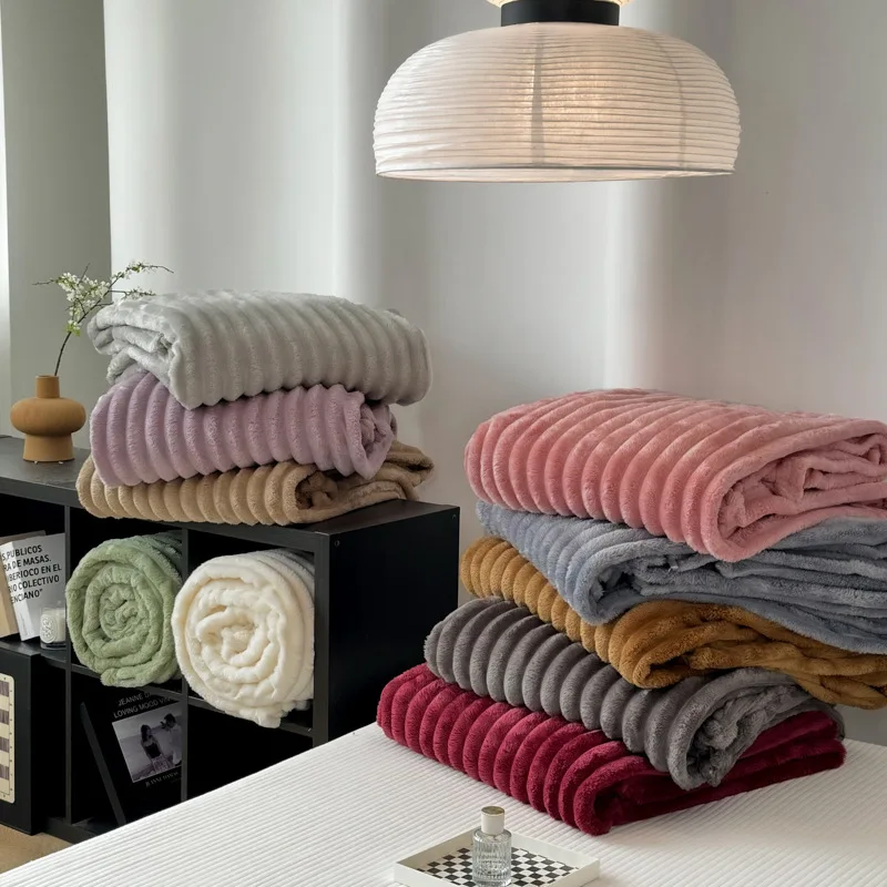 couverture-en-polaire-corail-moderne-et-minimaliste-imitation-velours-de-lapin-a-rayures-avec-cordon-de-serrage-en-flanelle-chaude-pour-l'hiver-en-fibre-de-polyester