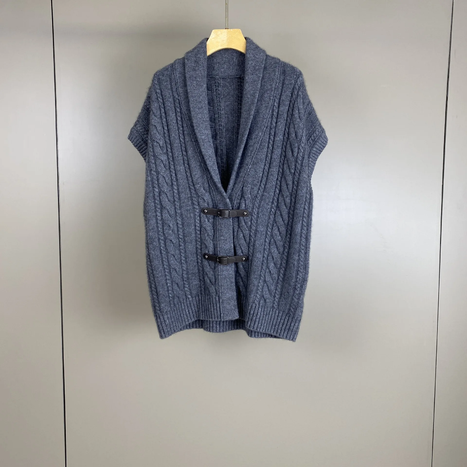 Women's 2026 Autumn Winter New Cashmere Wool Lapel Knitted Vest Cardigan
