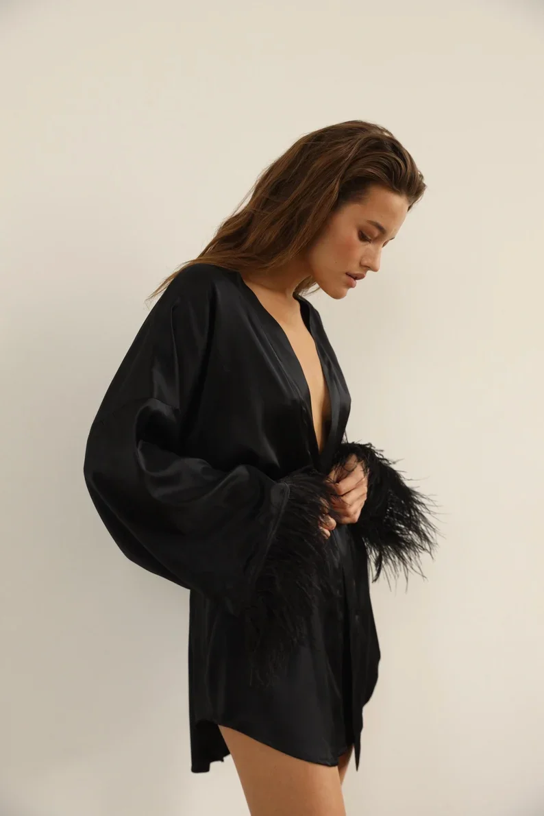 Satin Short Robes with Black Boudoir Bridal Dressing Gown Wedding Party Bridesmaid Gifts Pure Silk Kimono Robe with Feather