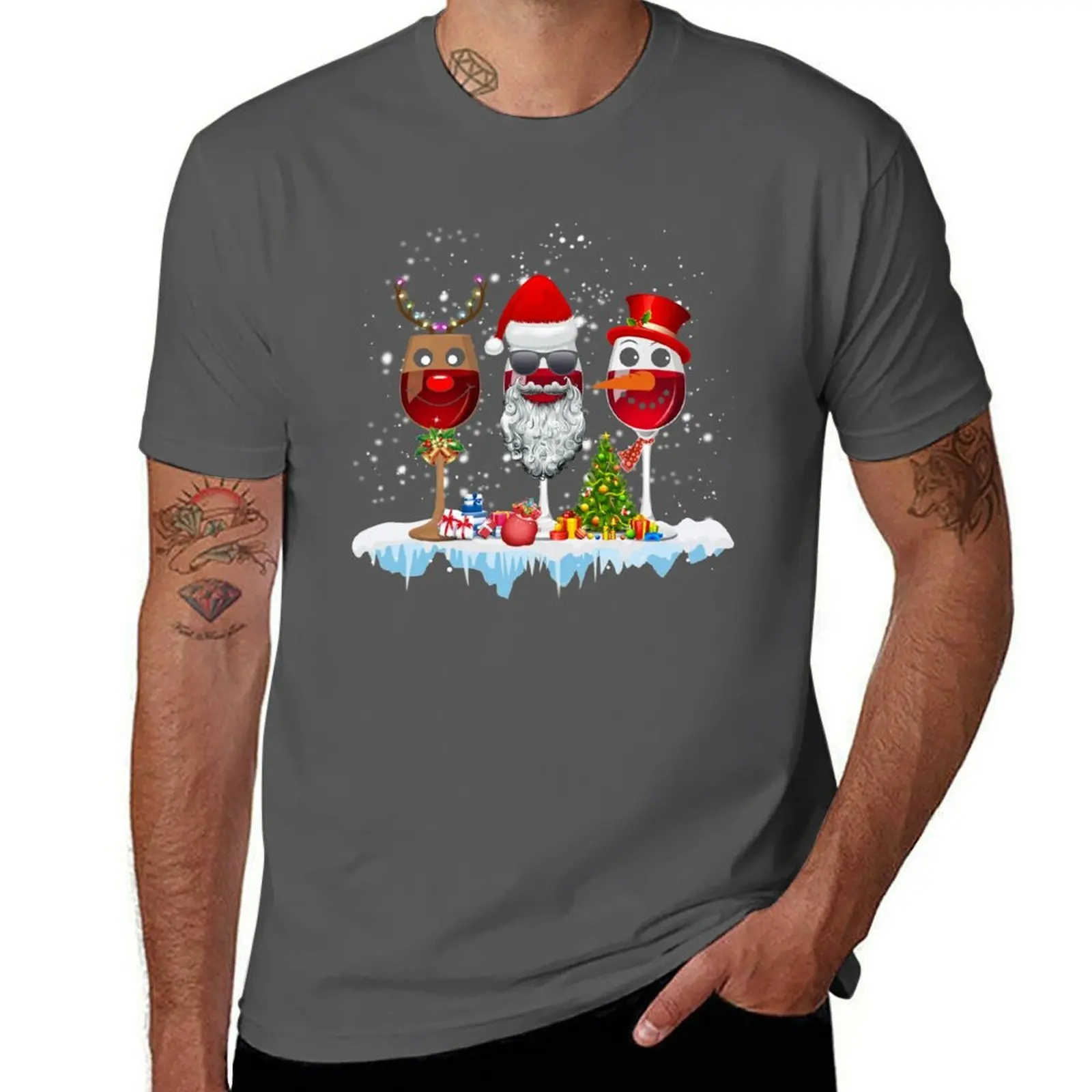 

Three Glass of Red Wine Santa Hat Christmas For Men Women T-Shirt Casual Daily Graphic Tee
