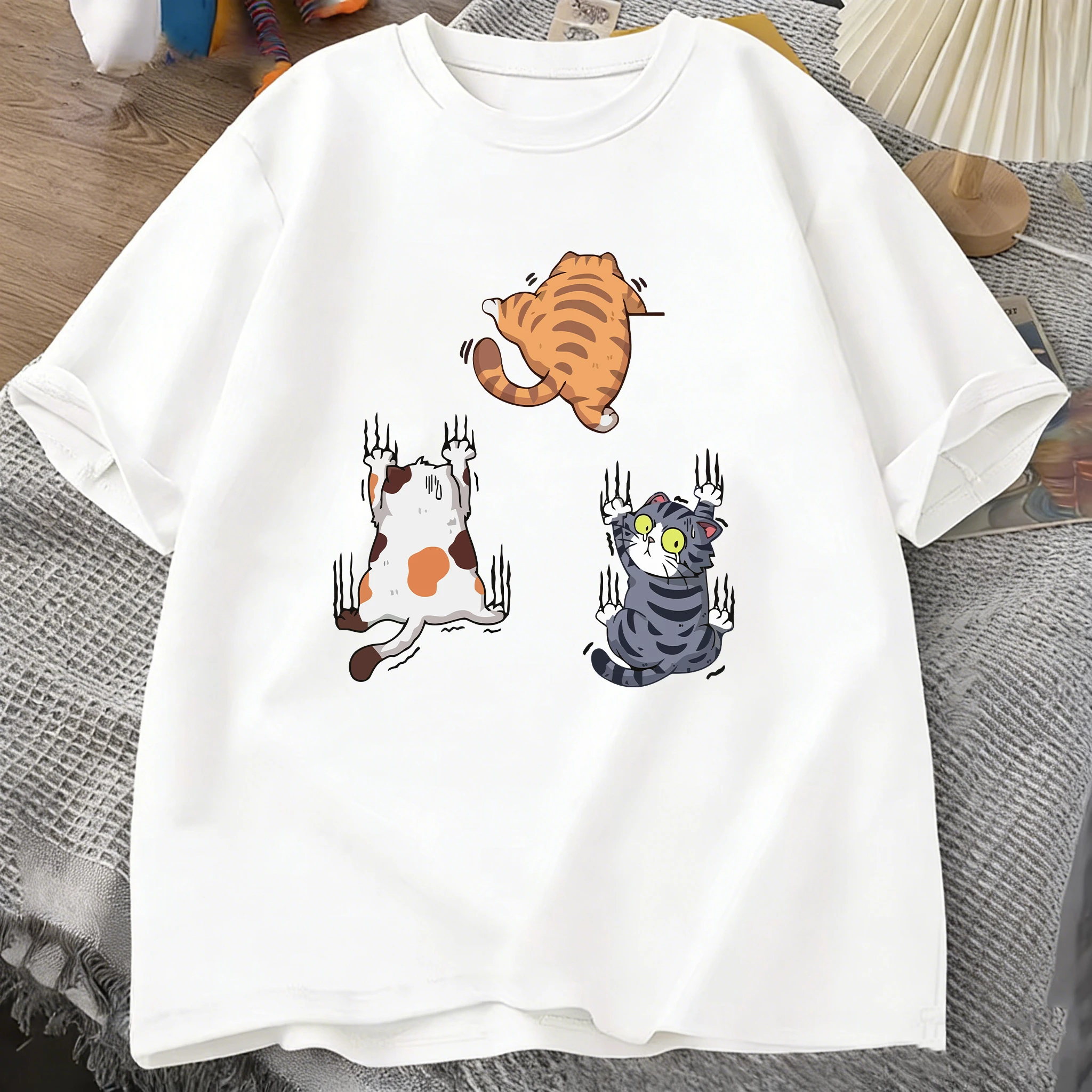 Three Cats Climbing Upwards Printing Men T-Shirt Cotton Summer O-Neck Short Sleeve Tops Oversized Soft Tees Casual Male Clothes