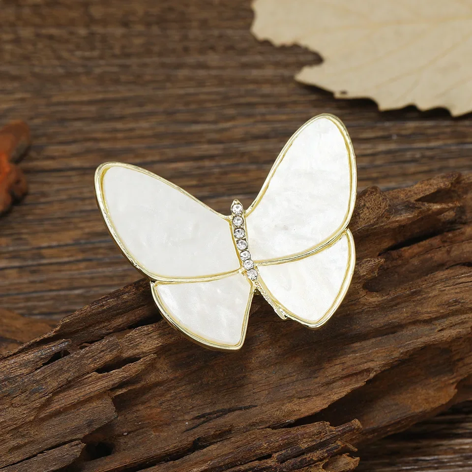 White Pink Pale Blue Wings Butterfly Brooch Metal Anti-glare Lapel Pin for Women Fixed Clothes Coat Clothing Accessories Brooch