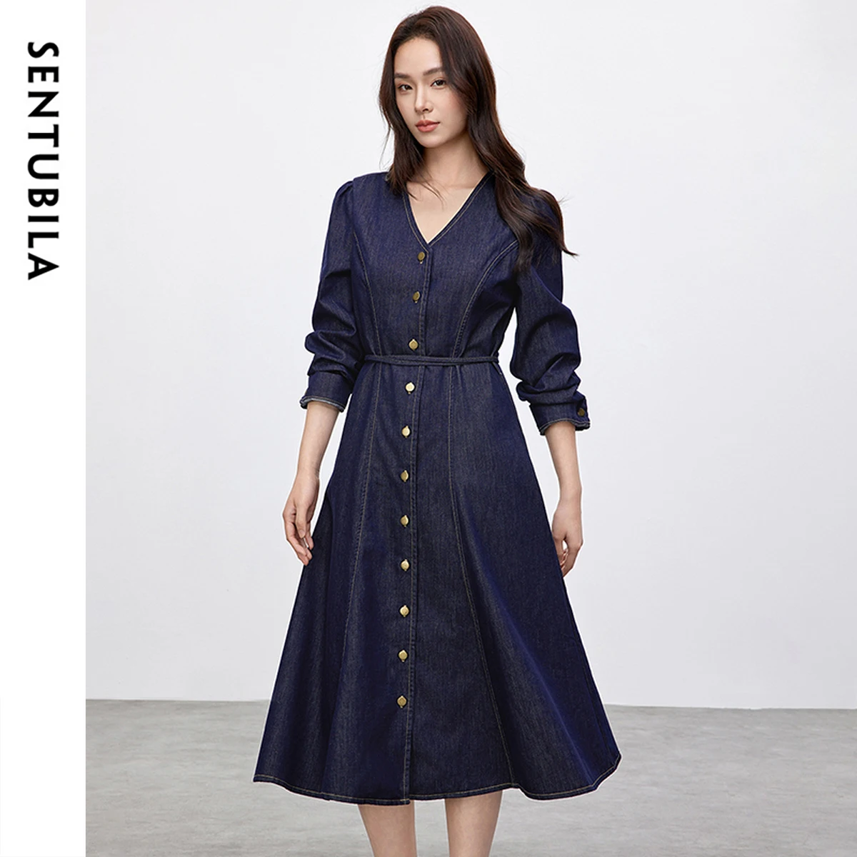

SENTUBILA Women's Fade-Resistant Denim Dress 2025 Elegant Fashion V Neck Long Sleeve Ultra-Soft Denim Midi Dress W51L58810
