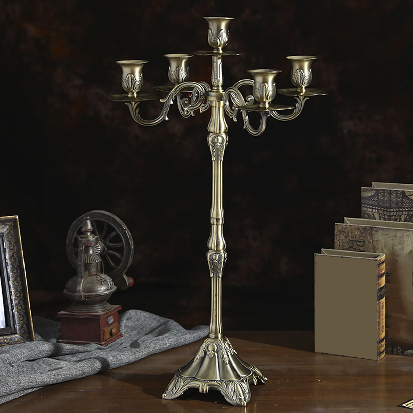 

Metal Candlestick Holder Exquisite 5 Head Light Luxury Stable Base Alloy Vintage Candlestick Holder for Birthday