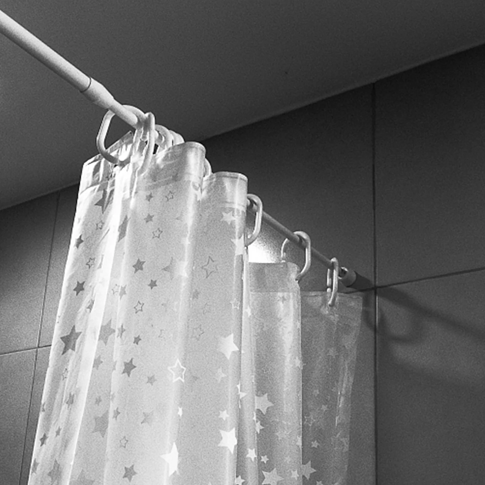 4 قطعة حامل الستار المضادة للانزلاق قضيب التوتر لنافذة شريط الأمان قابل للتعديل خزانة بار تمديد قضيب لا الحفر سهلة التركيب