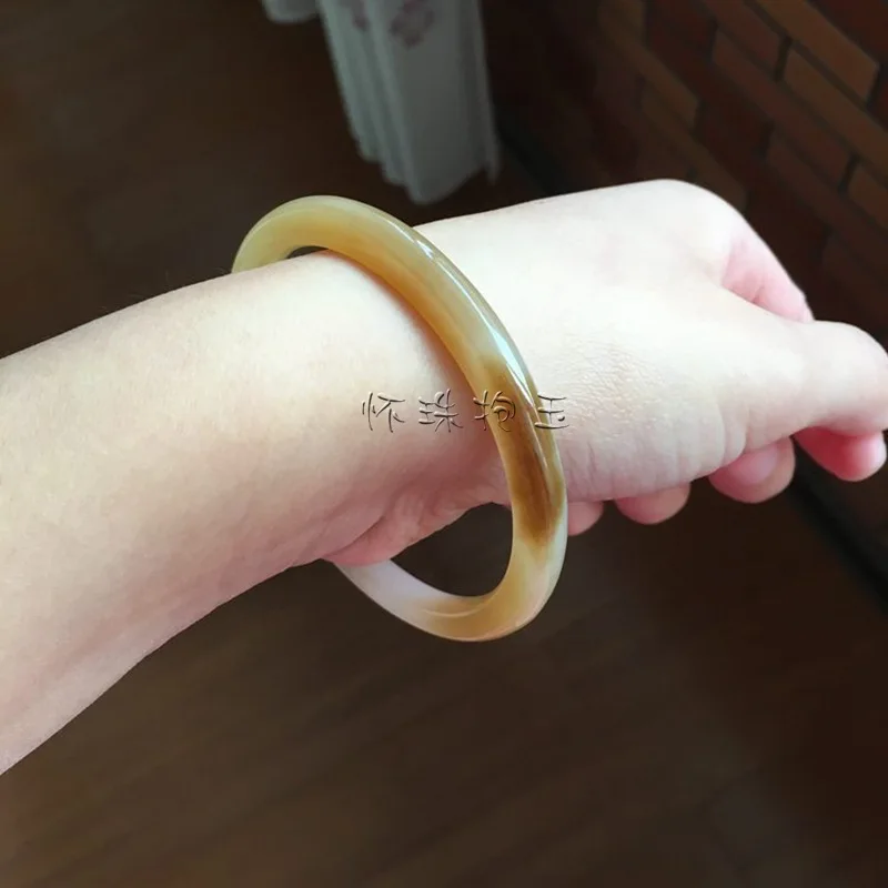 Natural Hotan Bracelet Made Of Russian Sugar White Jade, Stylish And Versatile