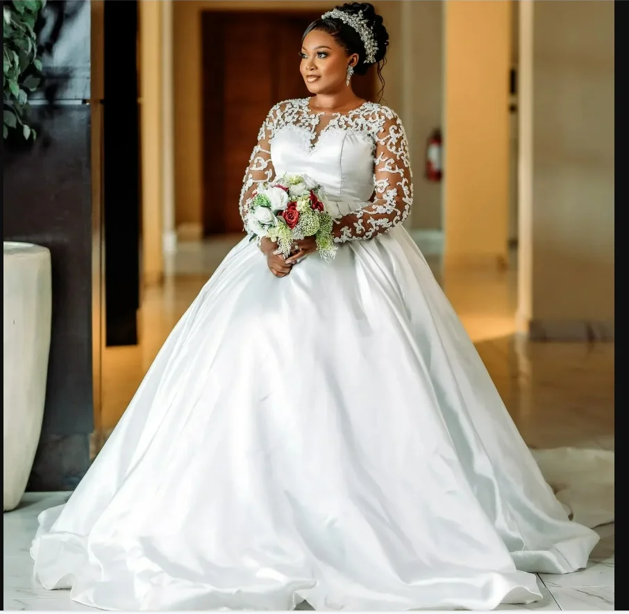 

Customized Vintage Lace Appliqued Wedding Dresses 2025 Robe De Mariée Long Sleeve Plus Size Satin Ballgown Bridal Gown